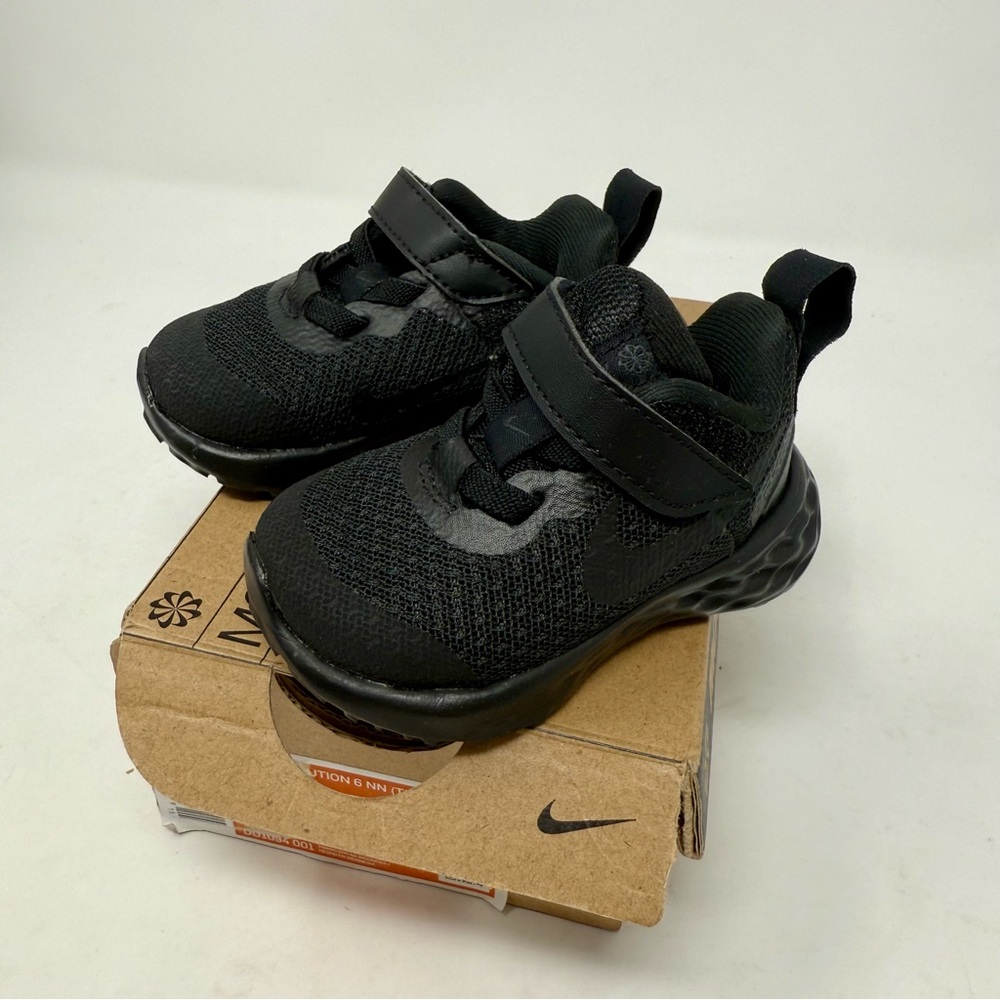 Nike Infant Size 2C Shoes Black Revolution 6 NN (TDV) New in Box